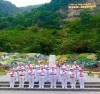 Các em học sinh tại Khu di tích lịch sử Kim Đồng