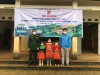 Huyện đoàn Hà Quảng tặng quà học sinh nghèo vượt khó xóm Lũng Loỏng, xã Trường Hà.