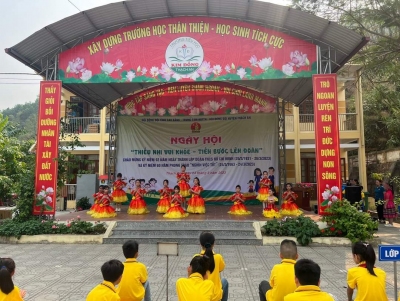 Ngày hội “Thiếu nhi vui khỏe – Tiến bước lên Đoàn” tại trường Tiểu học Kim Đồng.
