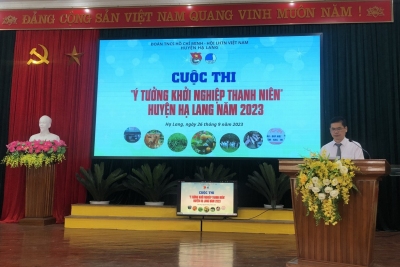Đ/c Hoàng Văn Hải, Phó Bí thư Thường trực Huyện ủy, Trưởng Ban Tổ chức cuộc thi phát biểu khai mạc