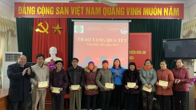 Huyện Đoàn Hòa An phối hợp với Hội cựu TNXP huyện tặng quà Tết nhân dịp Xuân Quý Mão năm 2023.