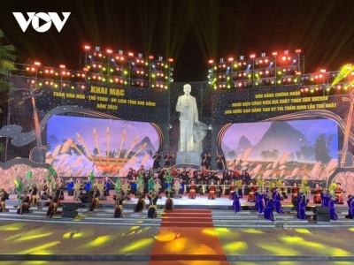 Đoàn viên thanh niên thành phố tham gia biểu diễn văn nghệ chào mừng Tuần Văn hóa, Thể thao và Du lịch tỉnh Cao Bằng năm 2023.