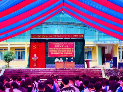 Diễn đàn đối thoại giữa Chi ủy, BGH với đoàn viên, thanh thiếu niên và tuyên truyền pháp luật Việt Nam năm 2023 tại Trường THPT Bằng Ca.