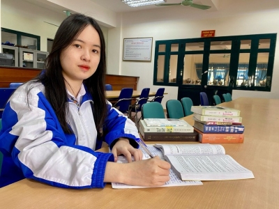 Nữ sinh Cao Lan vượt lên hoàn cảnh đạt giải Nhì HSG quốc gia môn Ngữ Văn.
