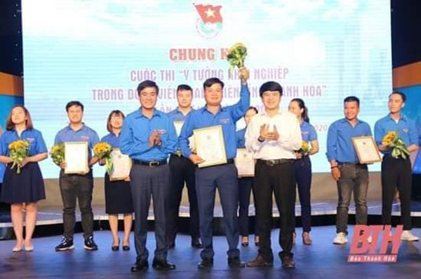 Anh Hoàng Văn Tuấn được giải nhất cuộc thi Ý tưởng khởi nghiệp trong đoàn viên thanh niên tỉnh Thanh Hóa lần thứ VII, năm 2020.