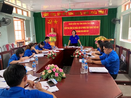 Đoàn công tác làm việc tại huyện Đoàn Quảng Hoà.