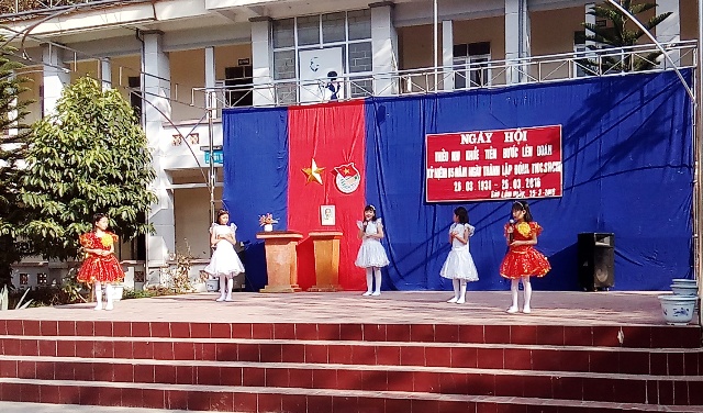 Ngày hội “Thiếu nhi khỏe – Tiến bước lên Đoàn” tại trường Tiểu học thị trấn Pác Miầu