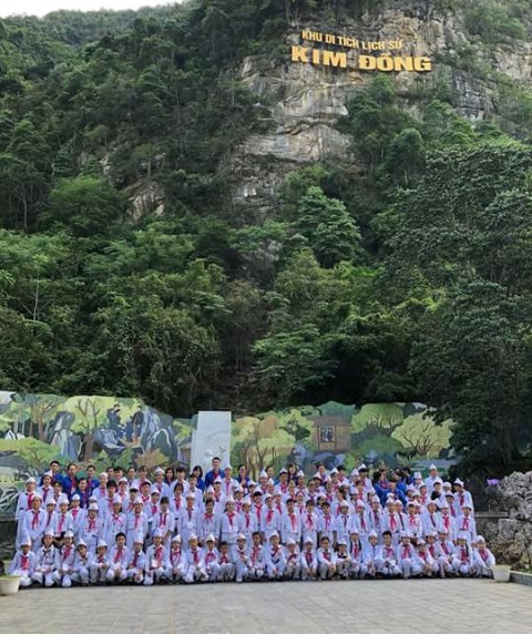 Đoàn đại biểu Cháu ngoan Bác Hồ năm 2018 huyện Hà Quảng thăm Khu di tích lịch sử anh Kim Đồng