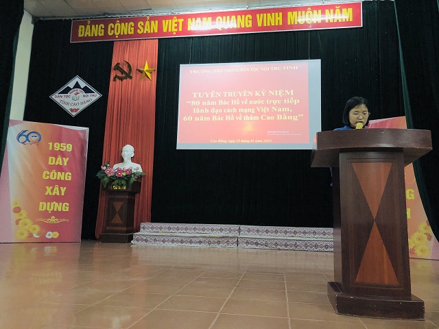 Đoàn trường THPT Dân tộc nội trú Tỉnh hướng tới kỉ niệm 80 năm Bác Hồ về nước trực tiếp lãnh đạo cách mạng Việt Nam; kỉ niệm 60 năm Bác Hồ về thăm Cao Bằng