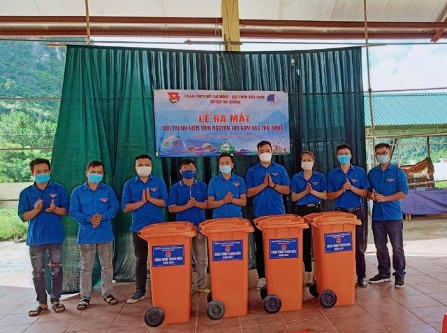 Lễ ra mắt Đội hình thanh niên thu gom rác thải nhựa huyện Hà Quảng