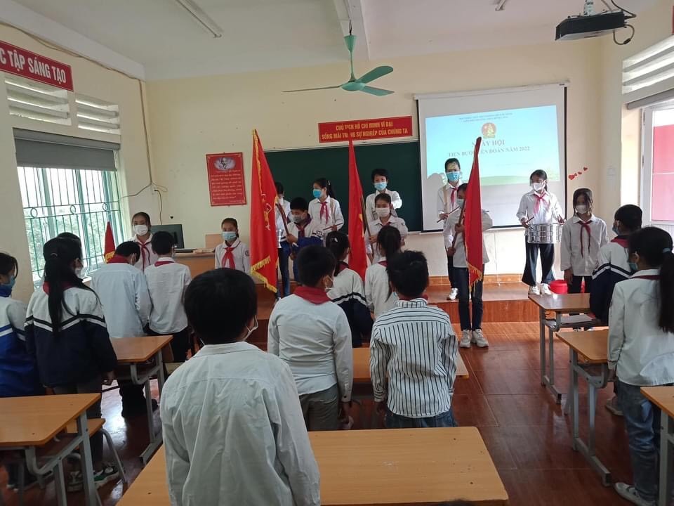 Liên đội trường tiểu học Bình Lăng- Quảng Hòa