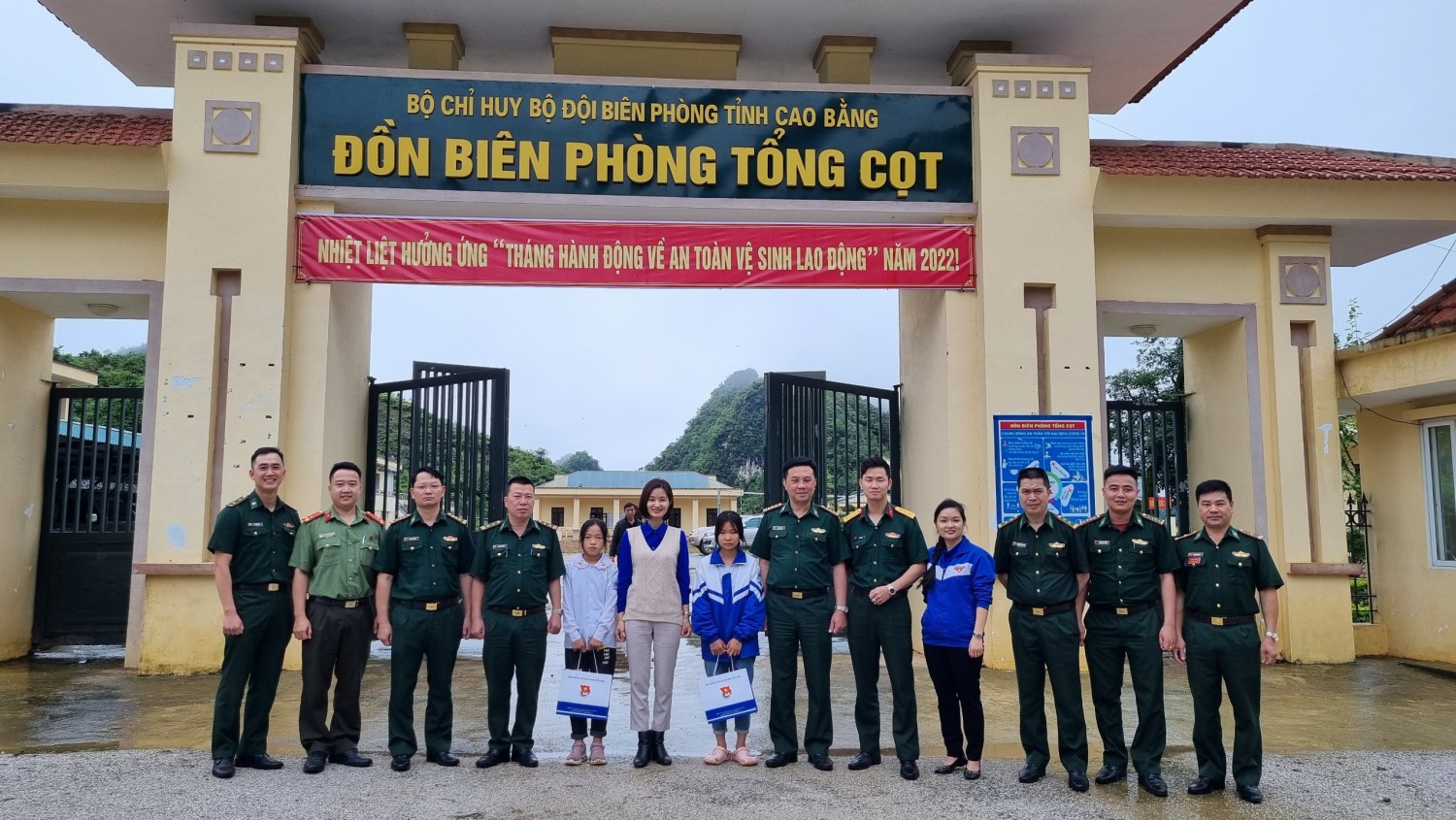 Câu lạc bộ Tuổi trẻ 4 lực lượng tổ chức thăm hỏi, động viên cán bộ, chiến sĩ Đồn Biên phòng Tổng Cọt (huyện Hà Quảng)