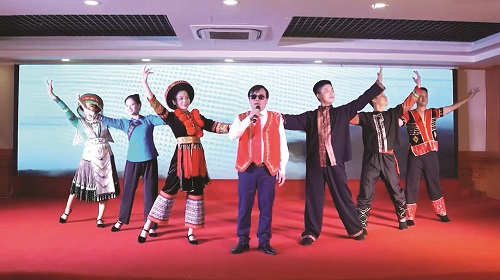 Tiết mục biểu diễn đơn ca "Cao Bằng boong hây" của anh Nông Đức Hậu tại Hội diễn toàn quốc lần thứ VI năm 2021.