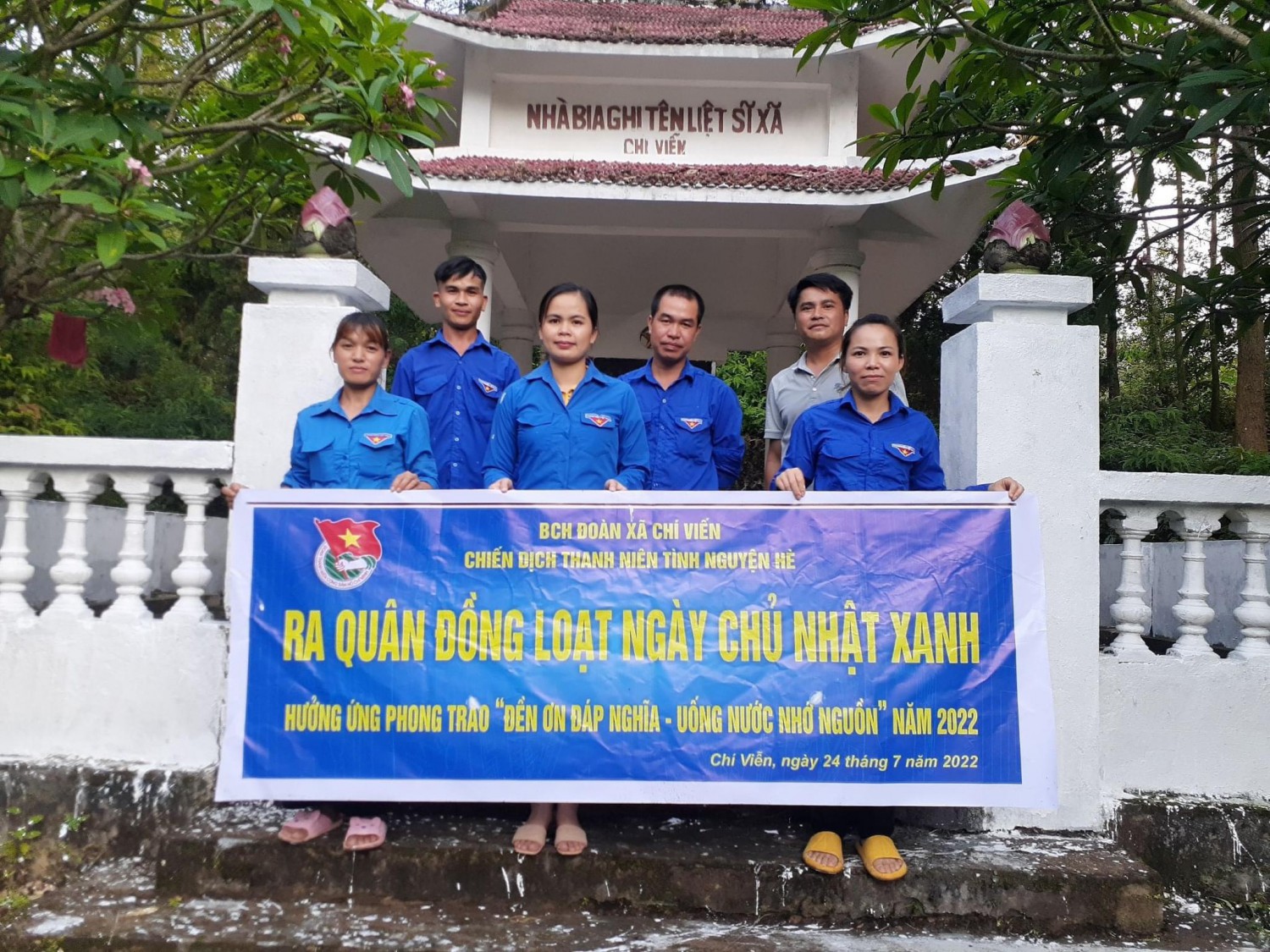 Đoàn xã Chí Viễn, huyện Trùng Khánh ra quân Ngày chủ nhật xanh