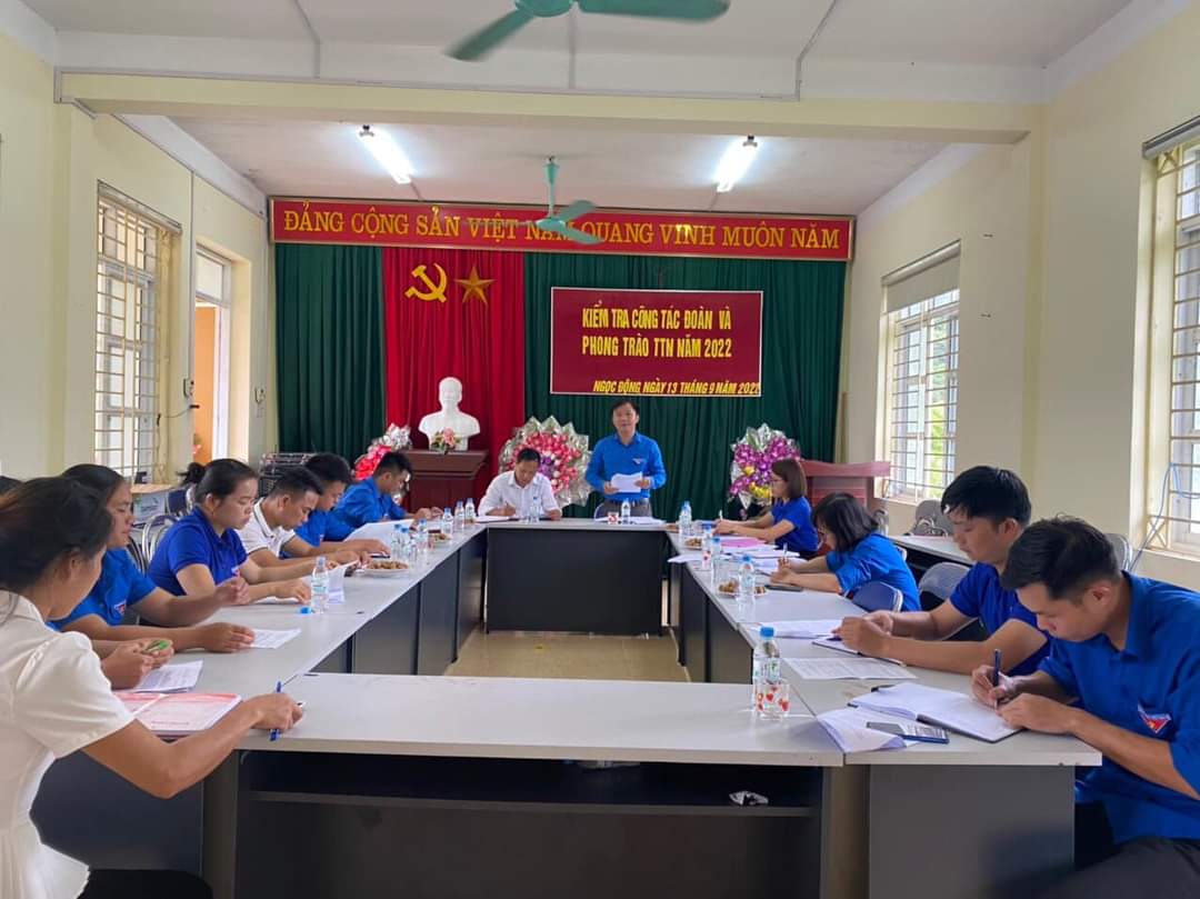Đoàn kiểm tra công tác Đoàn và phong trào thanh thiếu nhi làm việc tại xã Ngọc Động  huyện Quảng Hòa