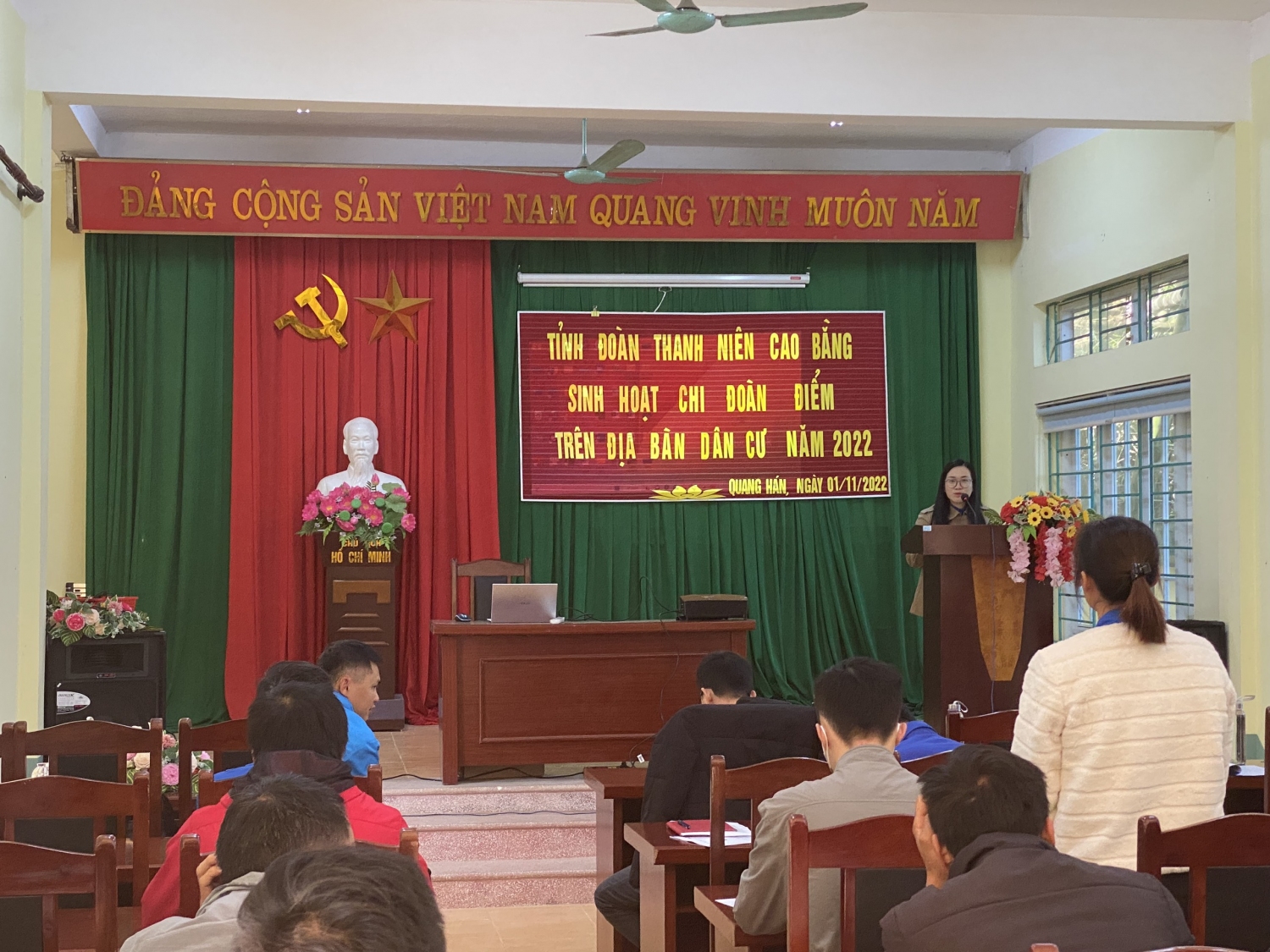 Sinh hoạt Chi đoàn điểm tại xã Quang Hán