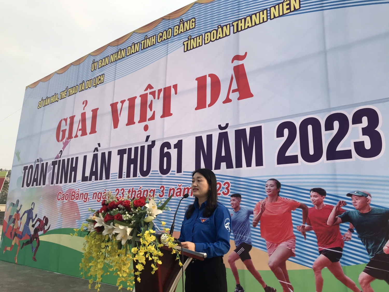 Đồng chí Triệu Thanh Dung Phó Bí thư Tỉnh Đoàn, Trưởng ban tổ chức Giải Việt dã phát biểu khai mạc chương trình