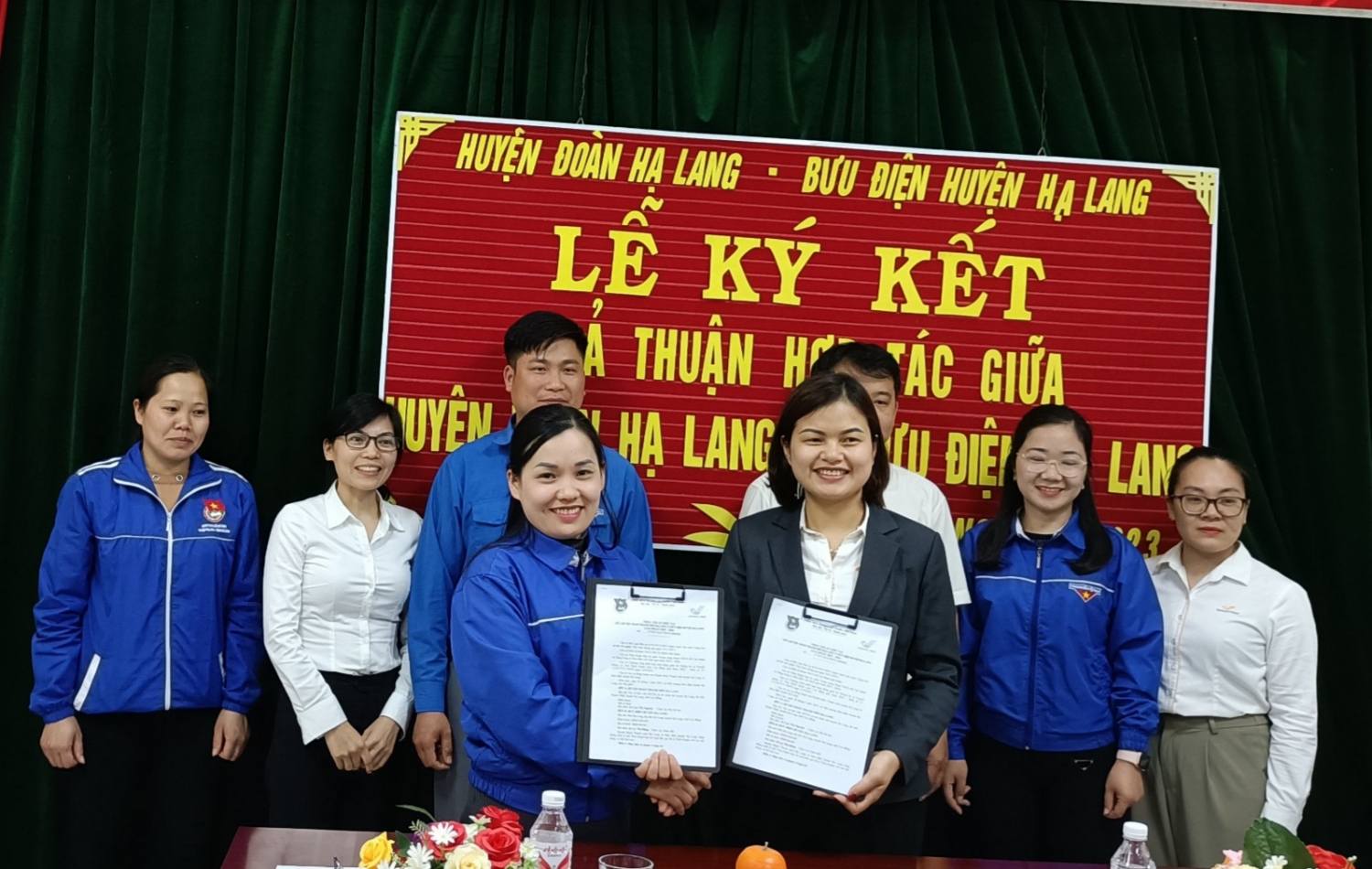 Huyện Đoàn Hạ Lang và Bưu điện huyện Hạ Lang ký kết thỏa thuận hợp tác