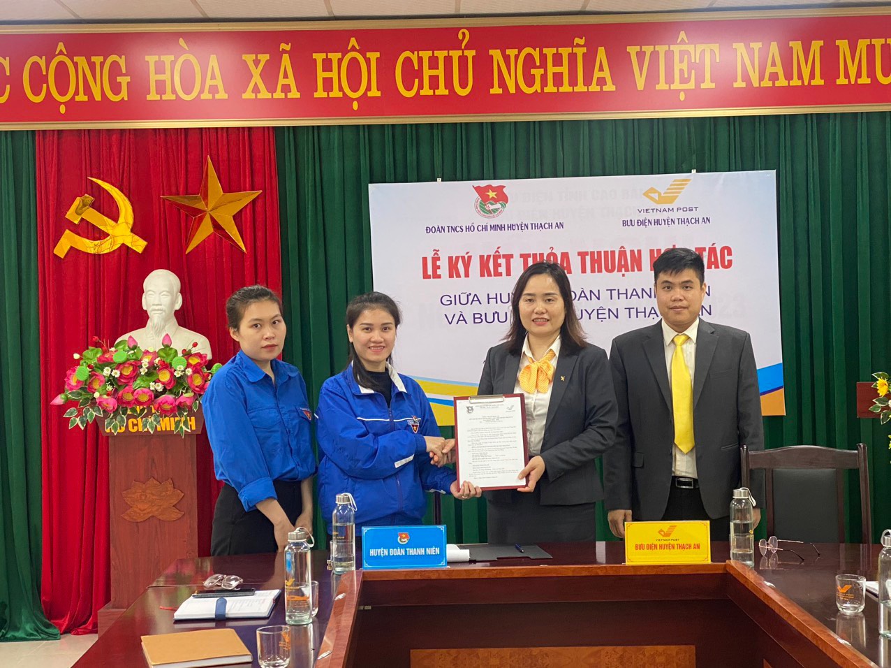 Huyện Đoàn Thạch An và Bưu điện huyện Thạch An ký kết thỏa thuận hợp tác