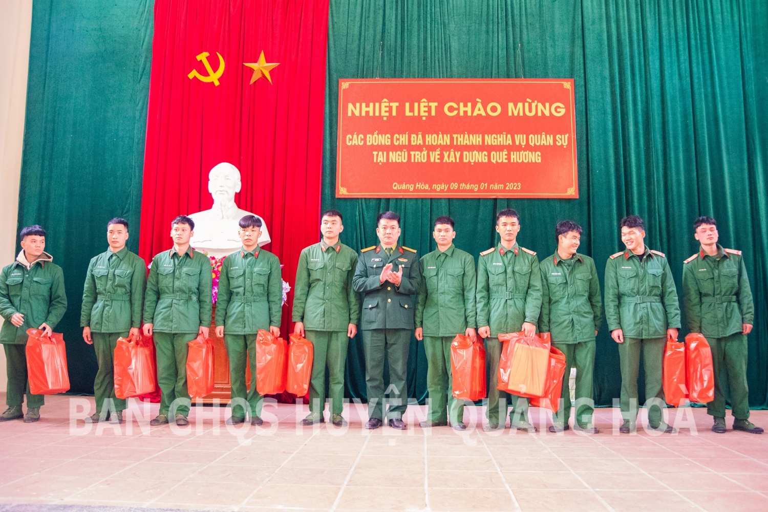 Huyện Đoàn Quảng Hòa phối hợp đón thanh niên hoàn thành nghĩa vụ quân sự trở về địa phương.