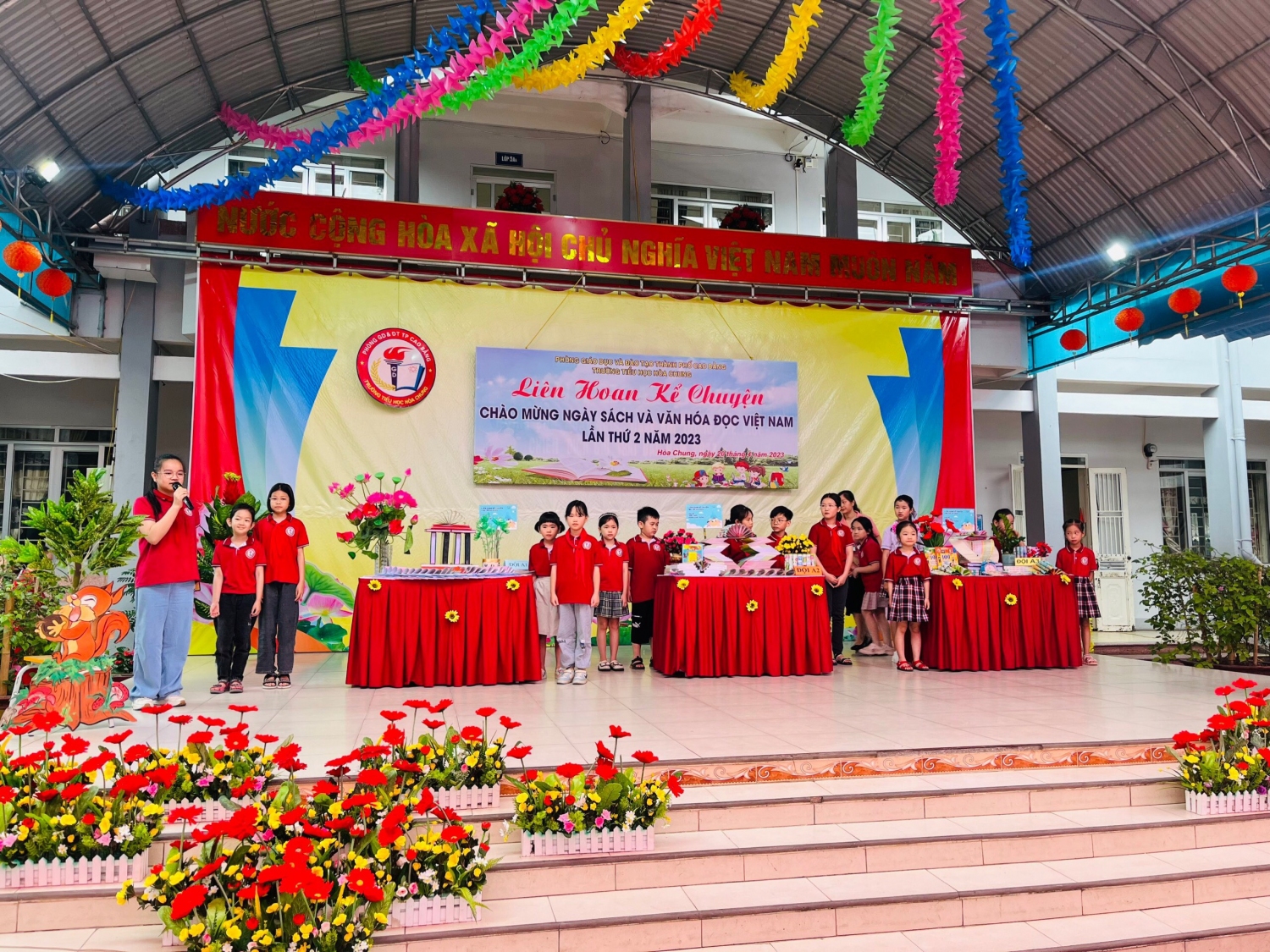 Trường Tiểu học Hòa Chung tổ chức Liên hoan Kể chuyện chào mừng Ngày sách và Văn hoá đọc Việt Nam lần thứ 2 năm 2023.