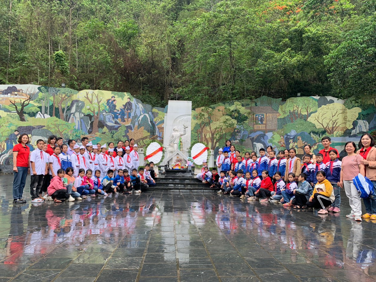 Liên đội trường TH Hoa Thám, huyện Nguyên Bình tổ chức hoạt động Hành trình đến địa chỉ đỏ chào mừng 82 năm ngày thành lập Đội TNTP Hồ Chí Minh