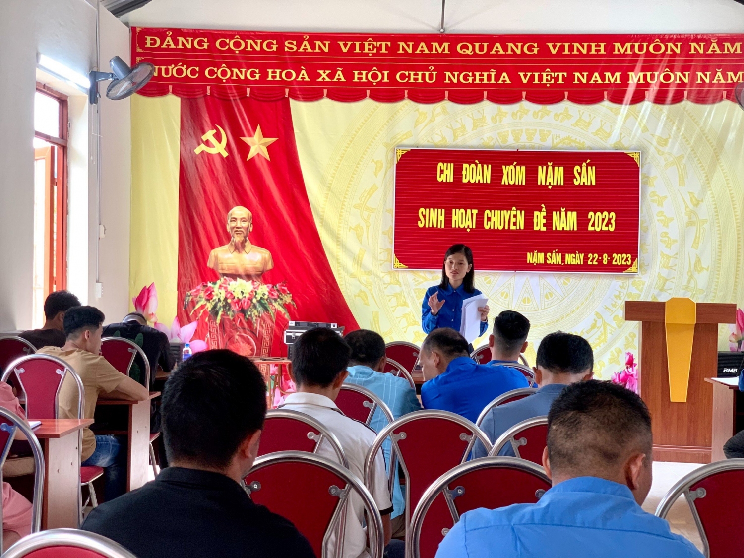 Đồng chí Nông Thị Diệp – Phó trưởng Ban Tuyên giáo Tỉnh Đoàn triển khai các chuyên đề.