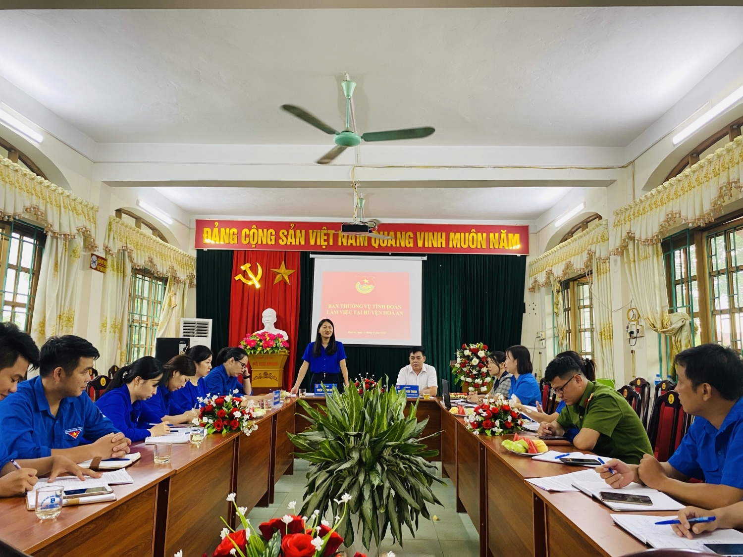 Đ/c Triệu Thanh Dung - Phó Bí thư Tỉnh Đoàn phát biểu kết luận tại buổi làm việc với đoàn thanh niên huyện Hòa An