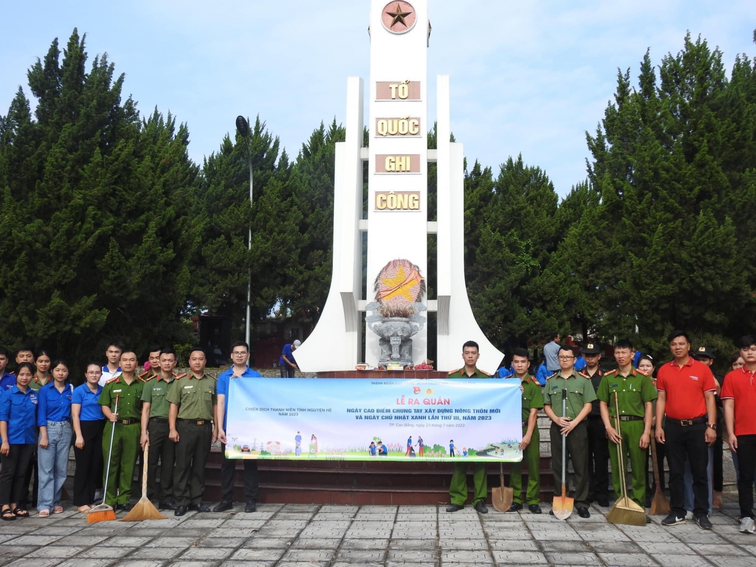 Tuổi trẻ Thành phố Cao Bằng ra quân “Ngày chủ nhật xanh” lần thứ III năm 2023.