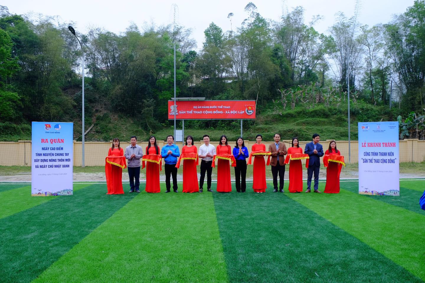 Khánh thành công trình “Sân thể thao cộng đồng” xã Độc Lập, huyện Quảng Hoà.