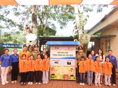 Mô hình "Ngôi nhà xanh phòng chống rác thải nhựa"