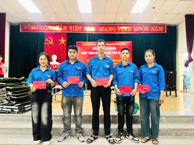 Đoàn viên, thanh niên tích cực hưởng ứng “Ngày toàn dân hiến máu tình nguyện”.