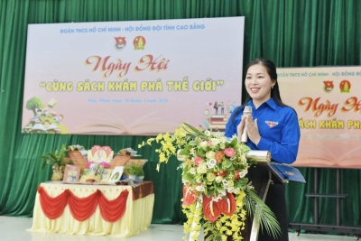 Đồng chí Nông Thị Nhung – Phó Bí thư Tỉnh đoàn, Chủ tịch Hội đồng Đội tỉnh phát biểu tại chương trình.