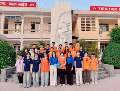 Thường trực Tỉnh đoàn, Hội đồng Đội tỉnh tổ chức đoàn công tác đến thăm hỏi, động viên các em đội viên, thiếu nhi tại các trường.
