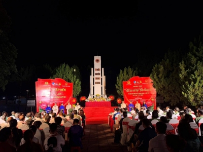 Tỉnh đoàn Cao Bằng phối hợp với Công an tỉnh và UBND phường Thục Phán tổ chức Lễ thắp nến tri ân các Anh hùng Liệt sĩ và Chương trình Tuổi trẻ viết tiếp Bản hùng ca nhân kỷ niệm 79 năm Ngày Thương binh - Liệt sĩ.