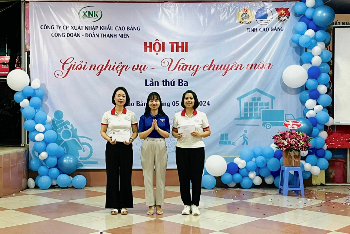 4 Tỉnh Đoàn – Hội LHTN Việt Nam trao 02 giải phụ cho 02 đội thi