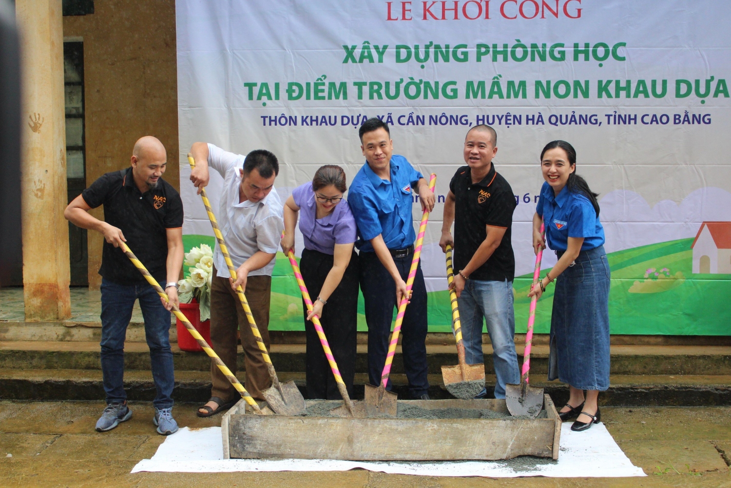 Lễ khởi công xây dựng công trình phòng học cho em tại điểm trường mầm non Khau Dựa thuộc Trường mầm non xã Cần Nông, huyện Hà Quảng.