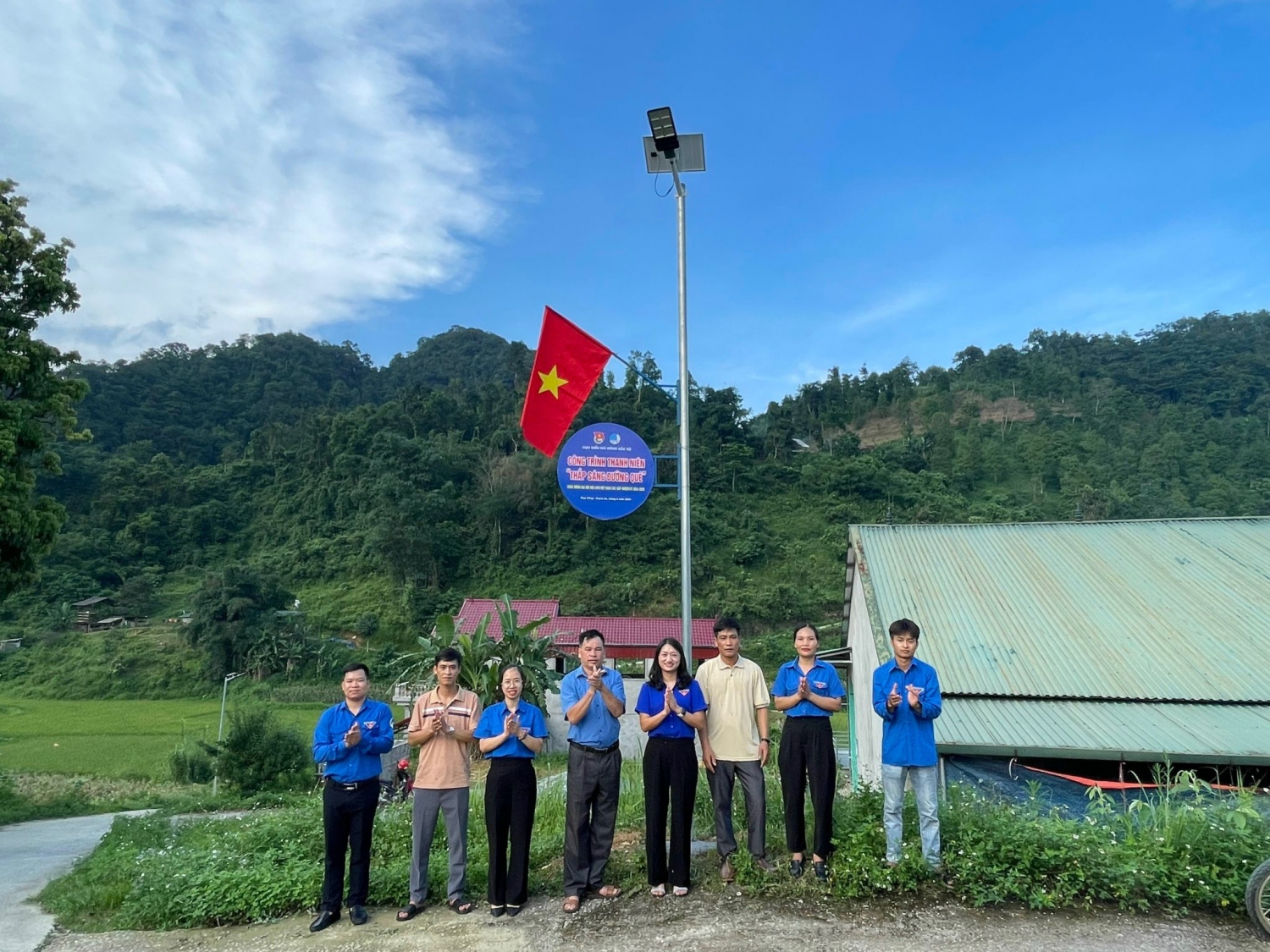 Lễ khánh thành công trình thanh niên “Thắp sáng đường quê” chào mừng Đại hội đại biểu Hội LHTN Việt Nam các cấp nhiệm kỳ 2024-2029 tại xóm Bản Sliển, xã Thuỵ Hùng, huyện Thạch An, tỉnh Cao Bằng