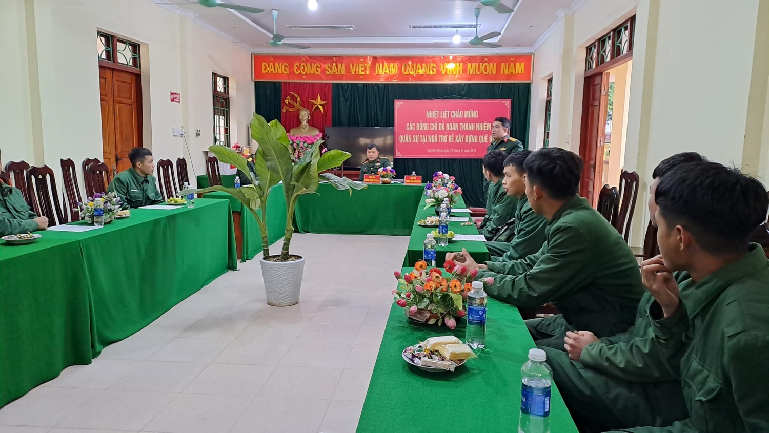 Huyện Đoàn Nguyên Bình tổ chức đón và tư vấn, giới thiệu việc làm cho thanh niên hoàn thành nghĩa vụ quân sự trở về địa phương