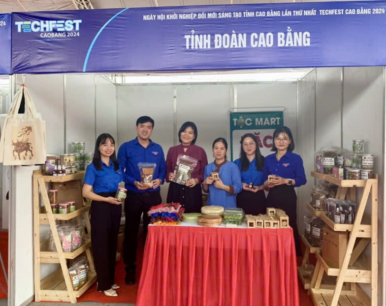 Sản phẩm của Tộc Mart - Dược liệu thu hút tại Techfest Cao Bằng 2024 ở  gian hàng của Tỉnh Đoàn Thanh niên