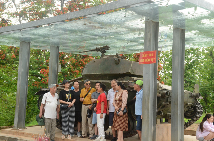 'Sơn ca Mường Thanh' ngân vang 'Hello Viet Nam' trên Đồi A1