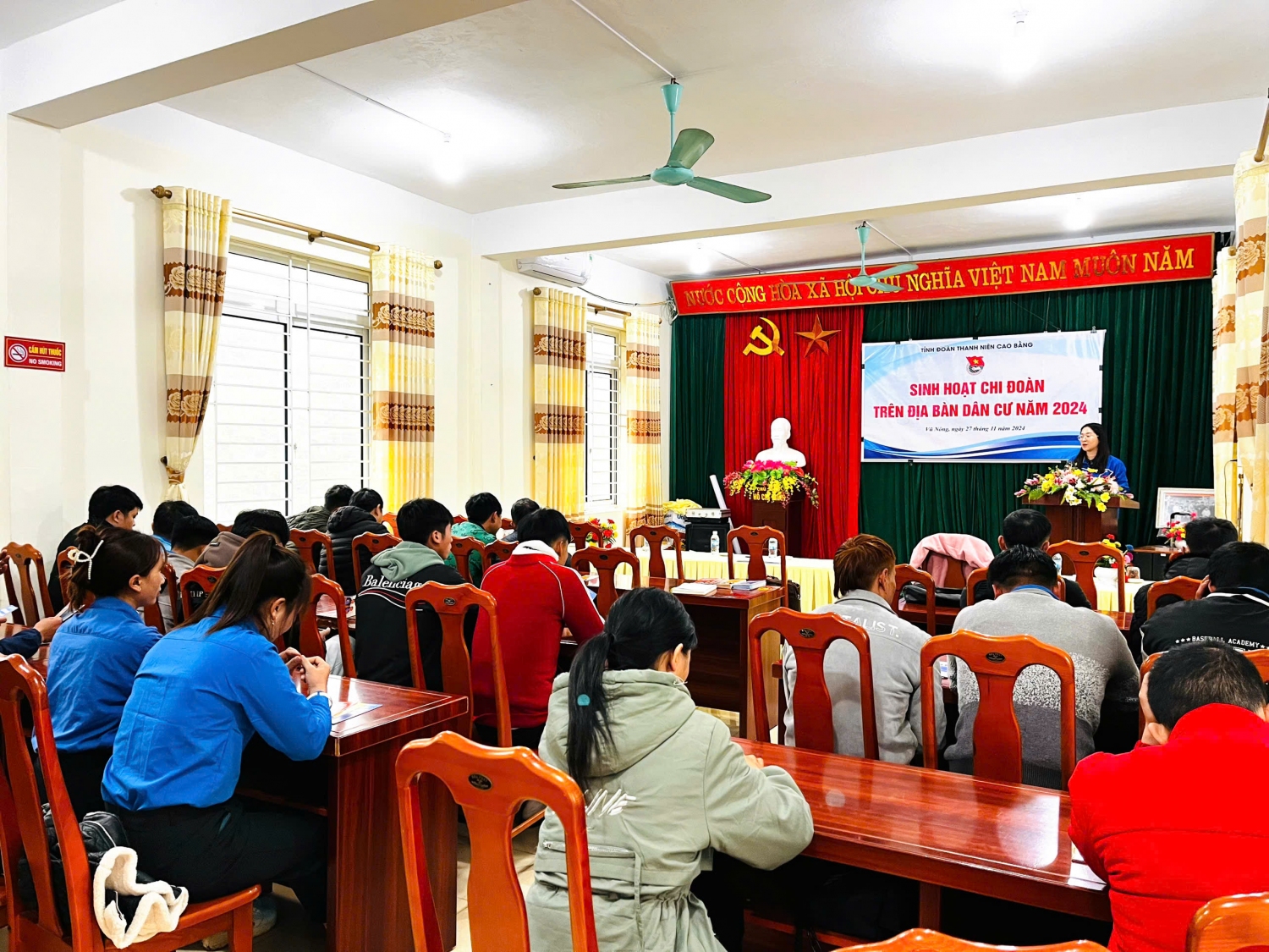 Toàn cảnh buổi sinh hoạt.