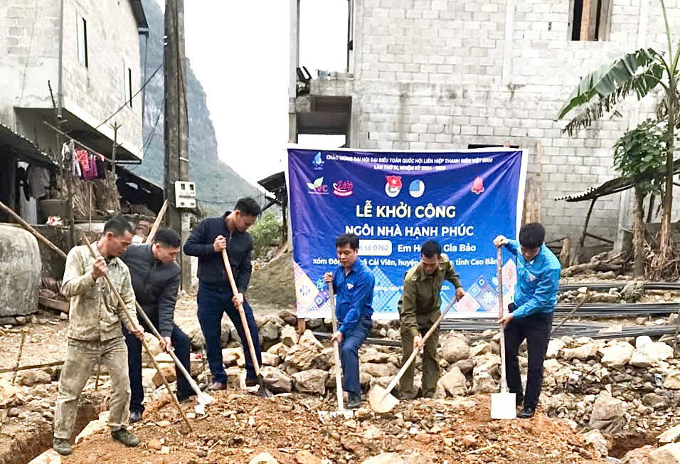 Toàn cảnh buổi lễ.