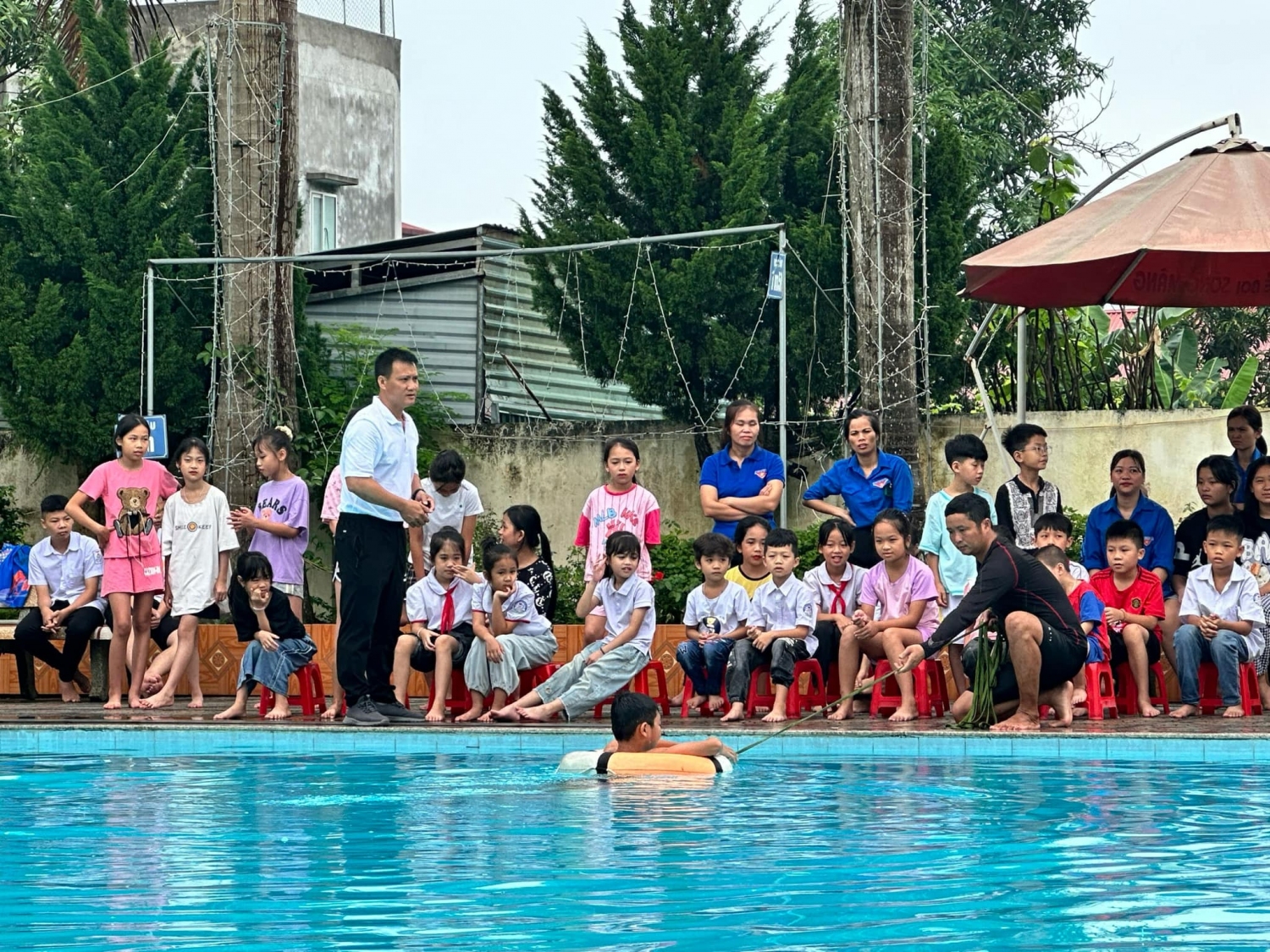 Tập huấn kỹ năng bơi lội, phòng chống đuối nước cho thiếu nhi