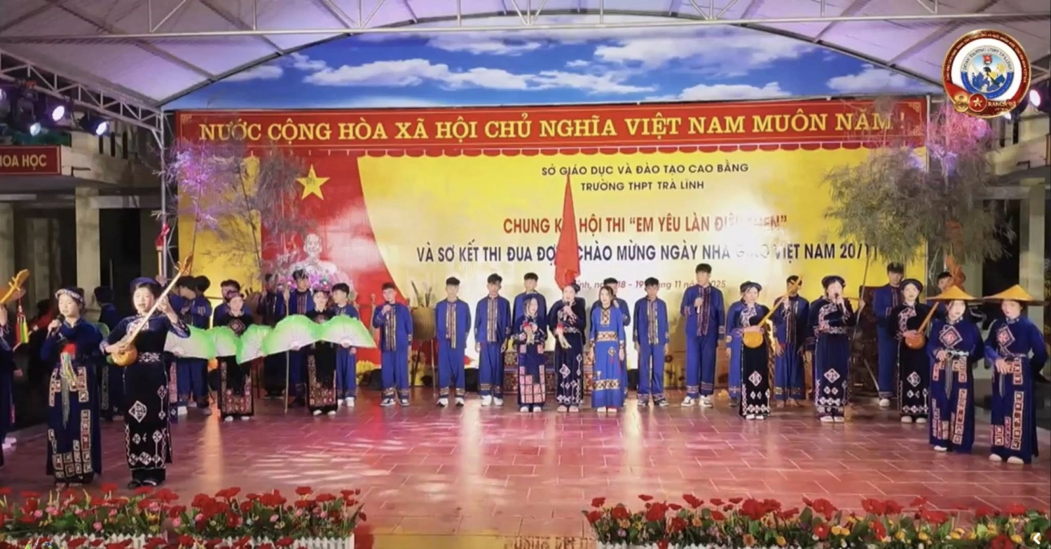 Đêm hội diễn “Em yêu làn điệu Then” tại Trường THPT Trà Lĩnh.