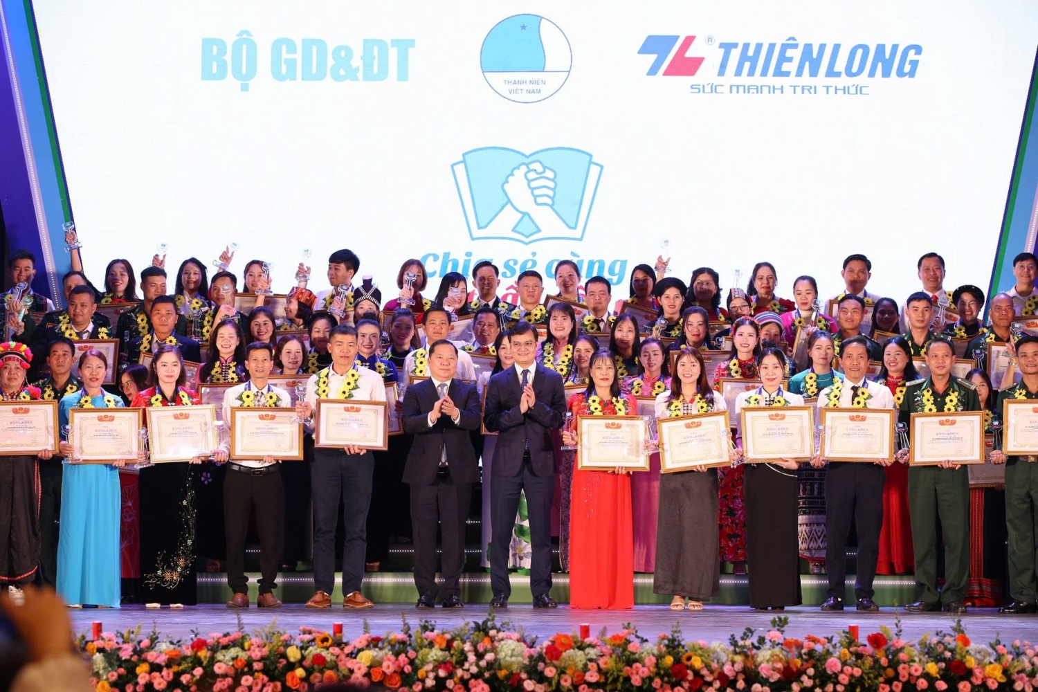 03 giáo viên được tuyên dương tại Chương trình "Chia sẻ cùng thầy cô" năm 2025