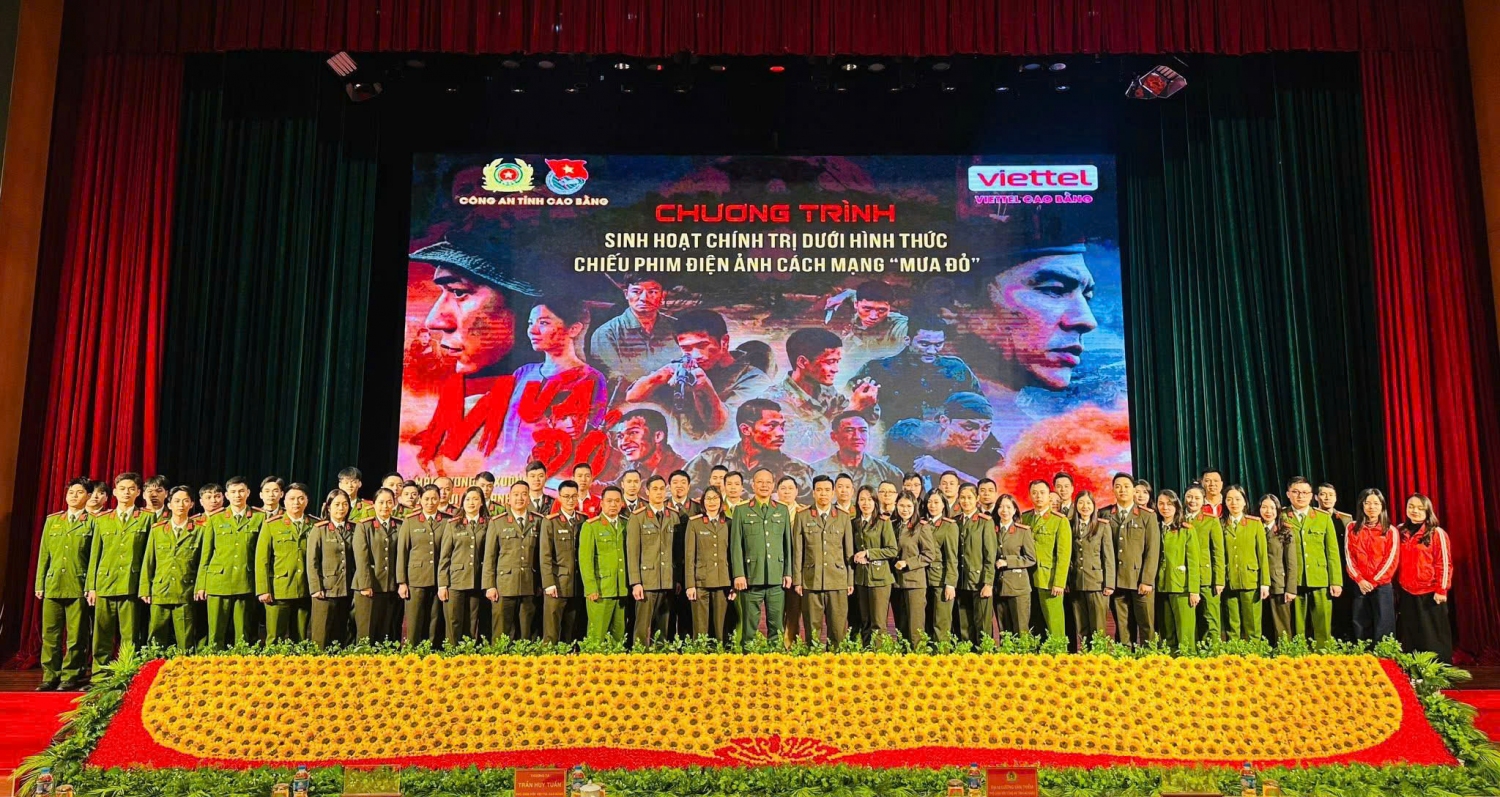 Chương trình Sinh hoạt Chính trị dưới hình thức chiếu phim điện ảnh cách mạng "Mưa đỏ".