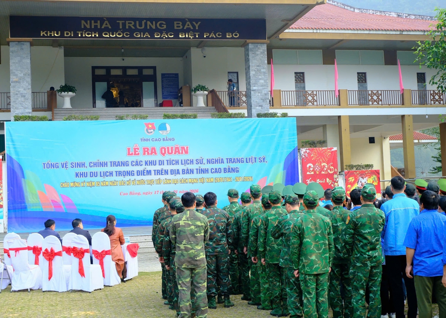 ễ ra quân tổng vệ sinh, chỉnh trang các khu di tích lịch sử, nghĩa trang liệt sỹ và khu du lịch trọng điểm trên địa bàn tỉnh.