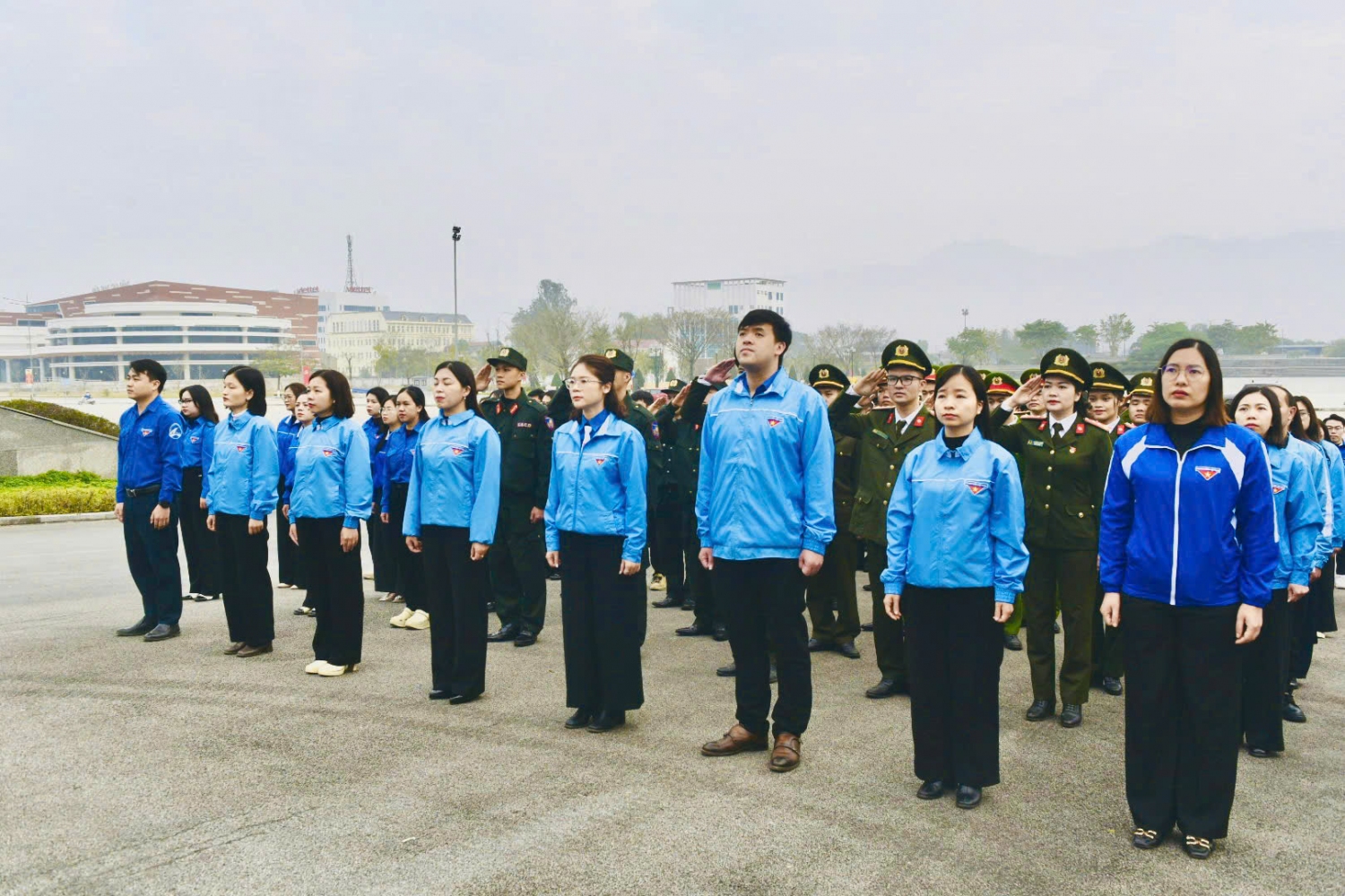 Lễ chào cờ trước thềm khai mạc Đại hội XIV của Đảng.