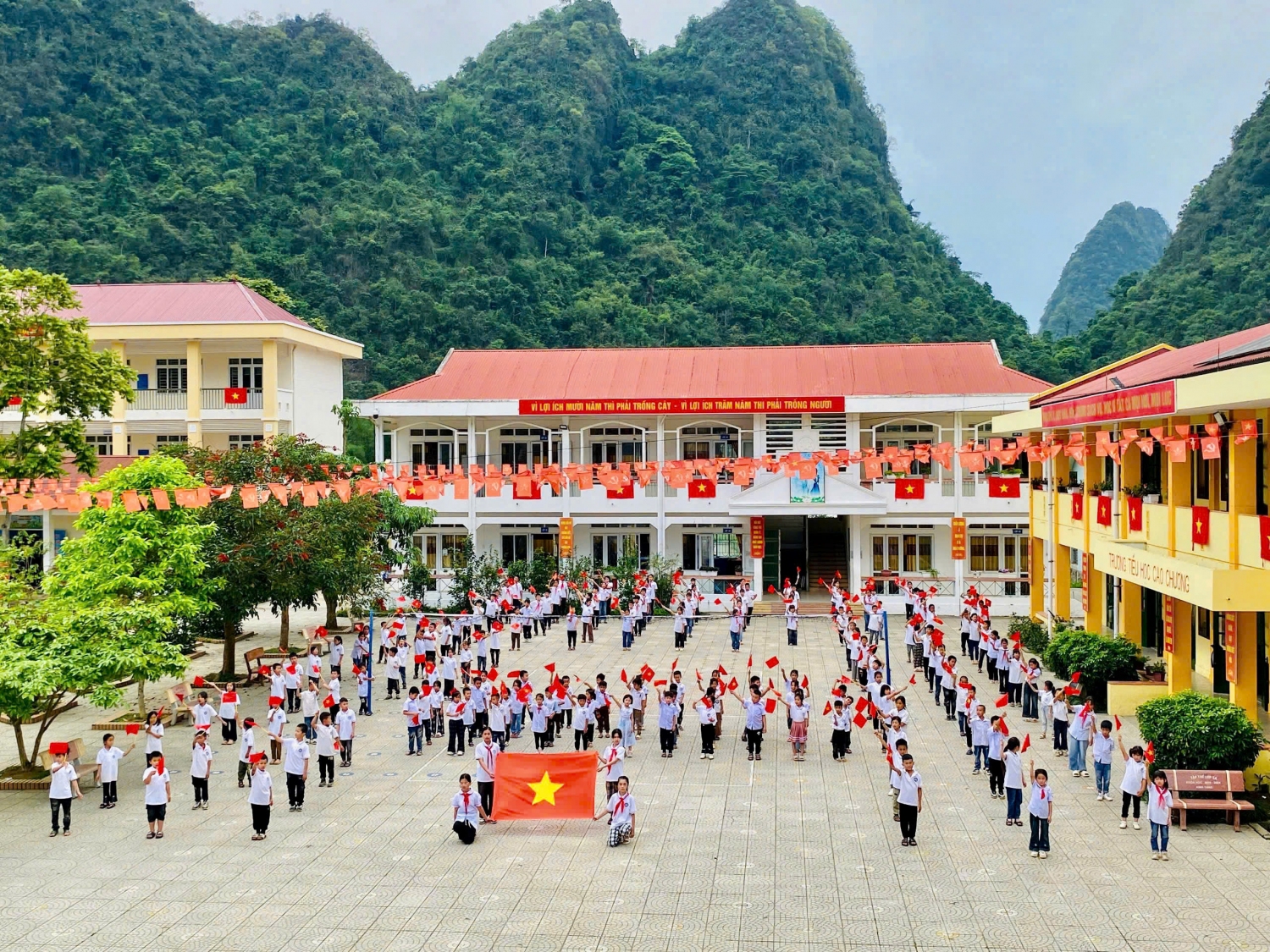 z7445705088887 51aa0fd811204fb3f63b3933b73e52b5